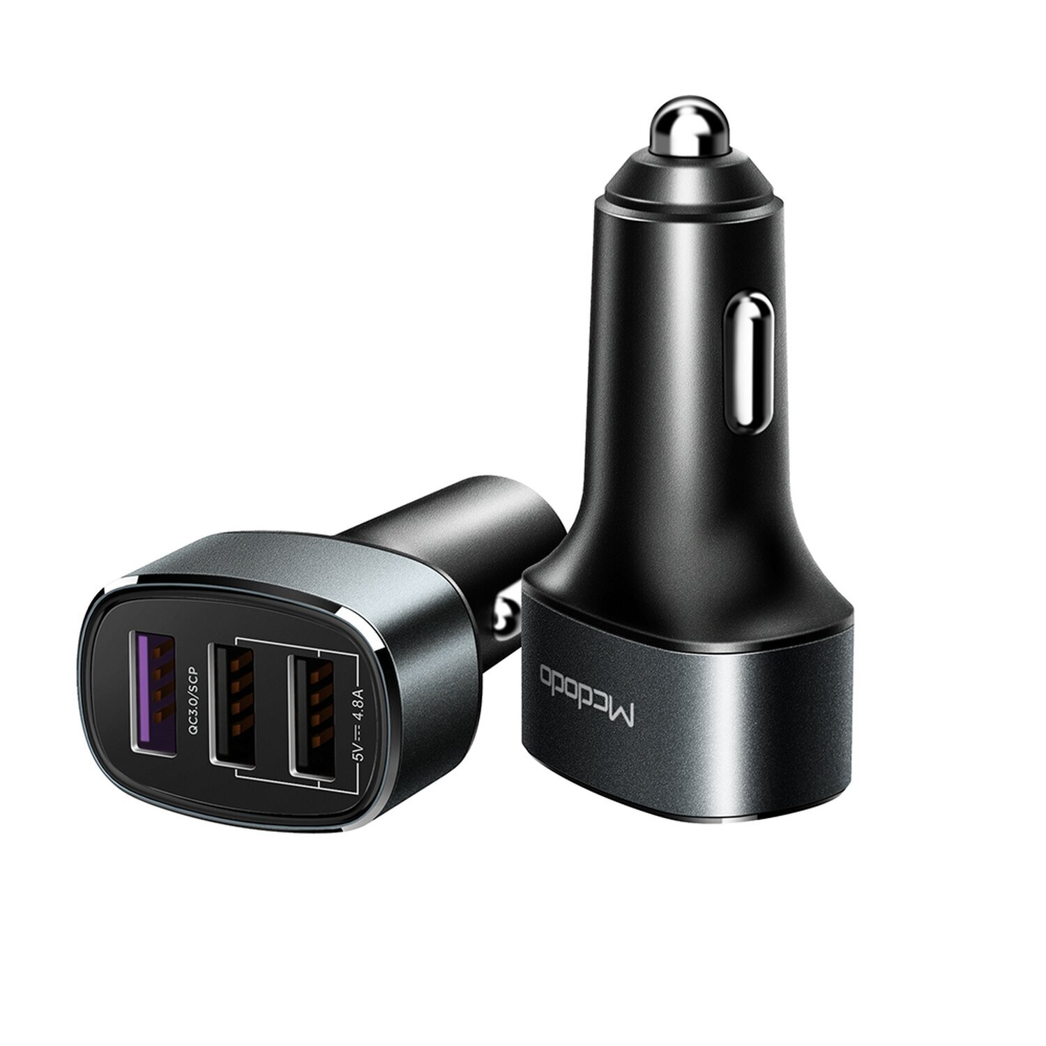 Zwei schwarze Autoladegeräte. Sie haben USB-Anschlüsse und ein metallisches Finish.