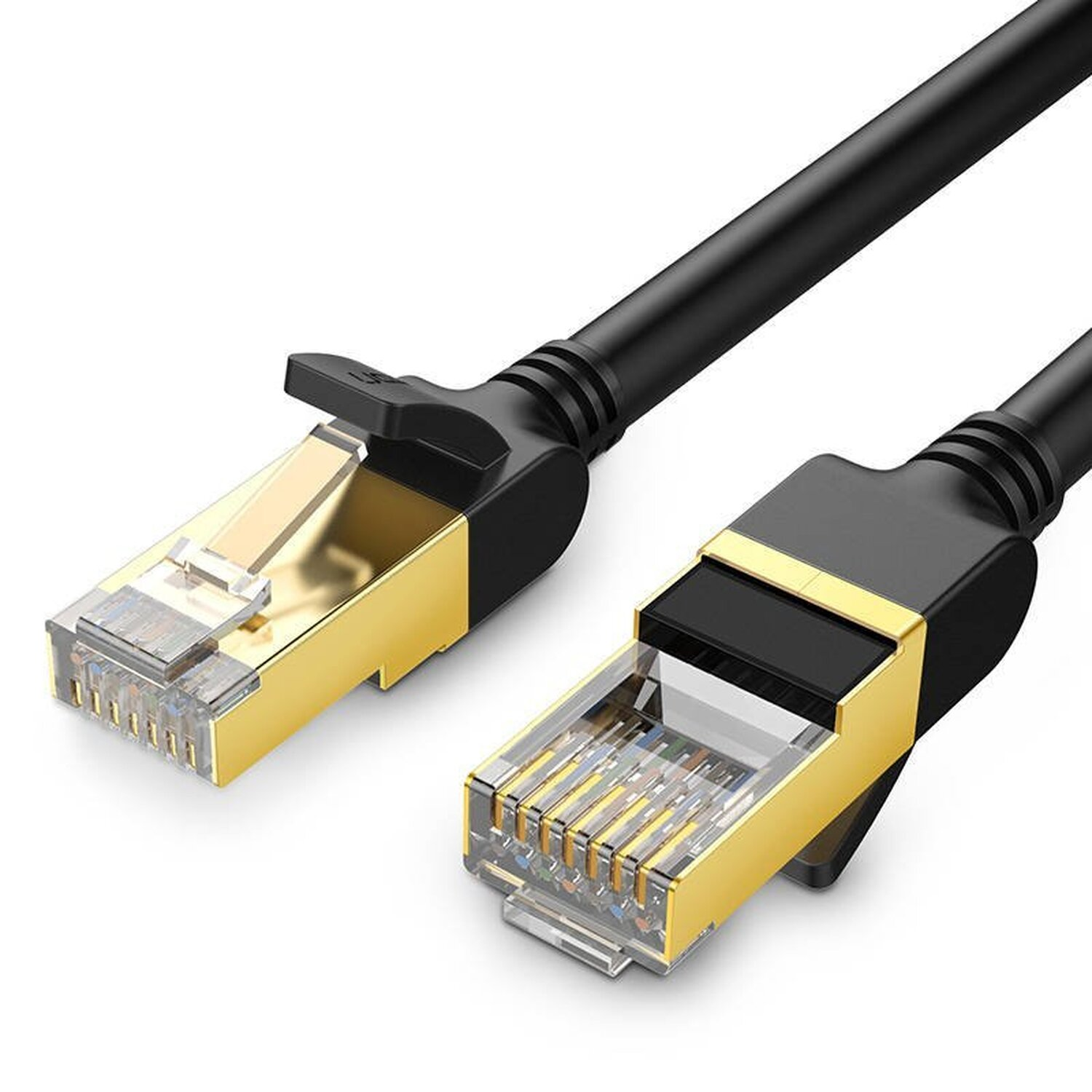 Zwei schwarze Netzwerkkabel mit goldenen Steckern. Die Stecker haben eine transparente Kunststoffabdeckung.