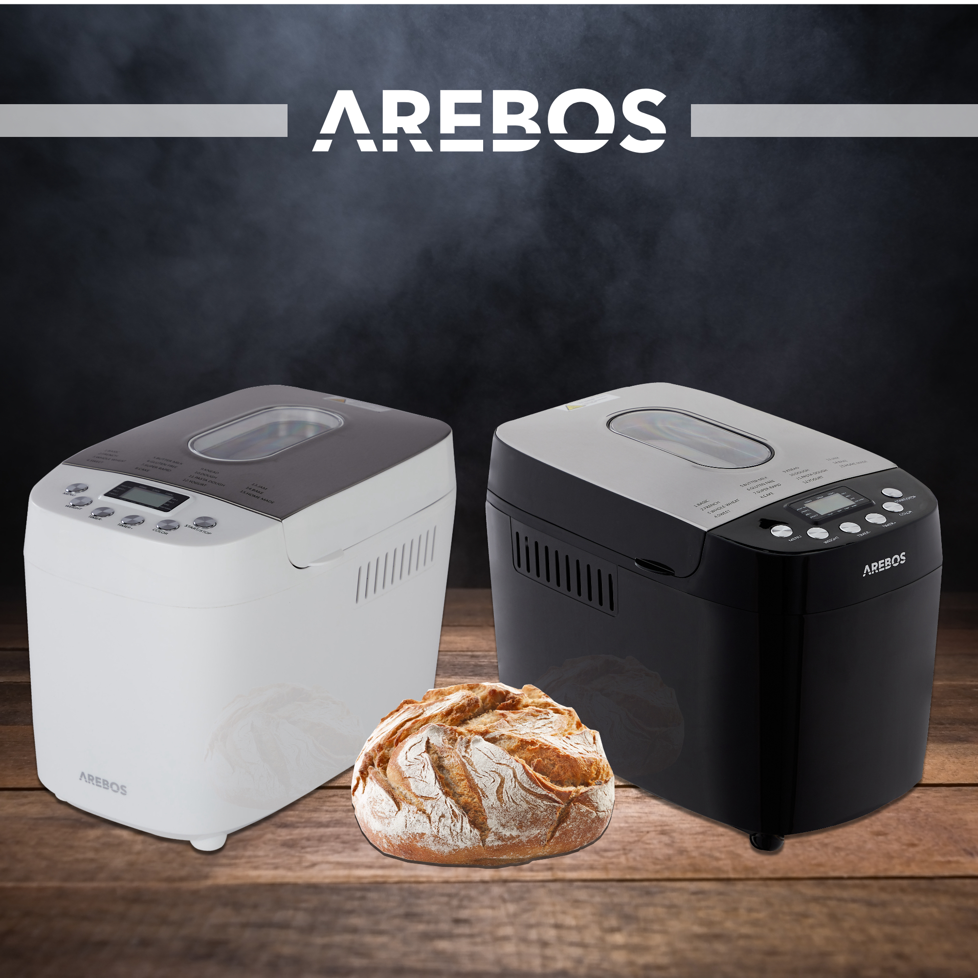 Zwei Brotbackautomaten, einer weiß und einer schwarz, neben einem Brotlaib. Die Marke ist AREBOS.