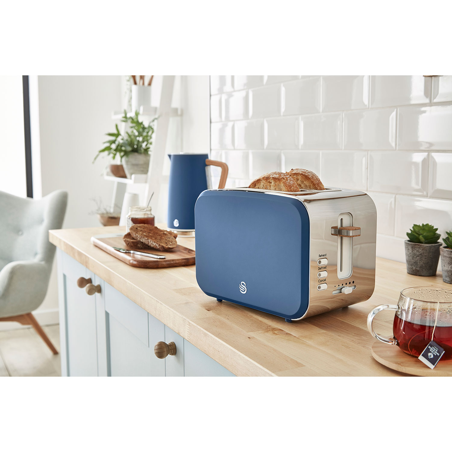 (2200 und Wasserkocher STP2090BLUNEU Blau SWAN Watt, Nordic Set Schlitze: 2) Toaster