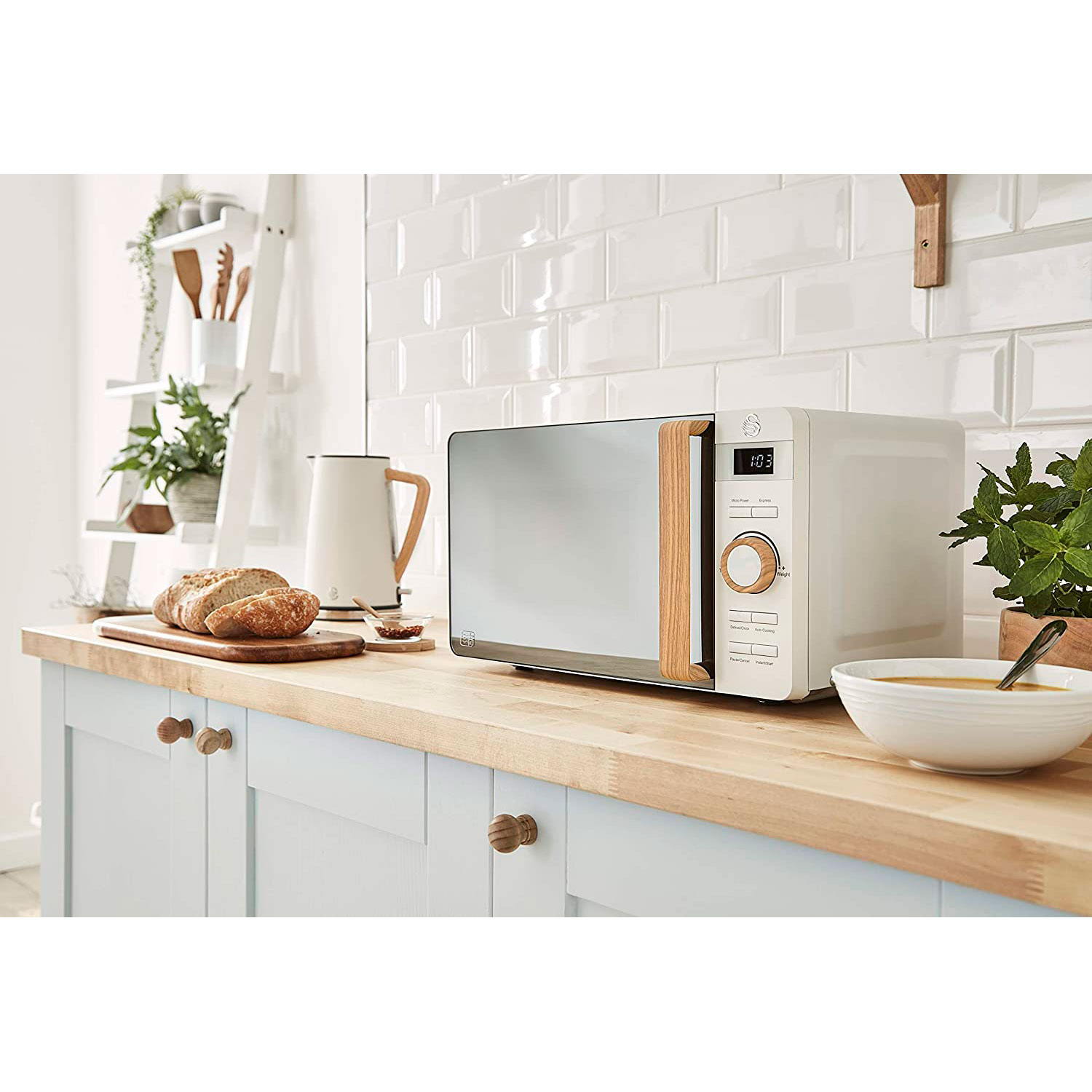 (2200 Schlitze: Toaster SWAN 2) Wasserkocher Watt, Set Weiß Nordic und STRP1060WHTNEU