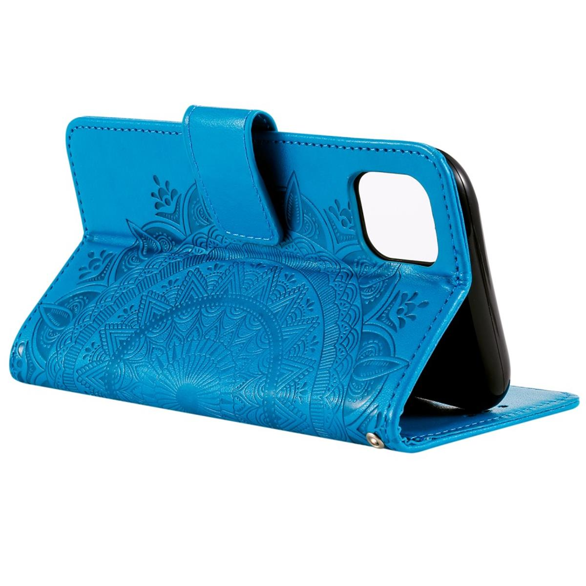 Eine blaue Handyhülle mit einem Mandala-Design. Das Telefon befindet sich in der Hülle.
