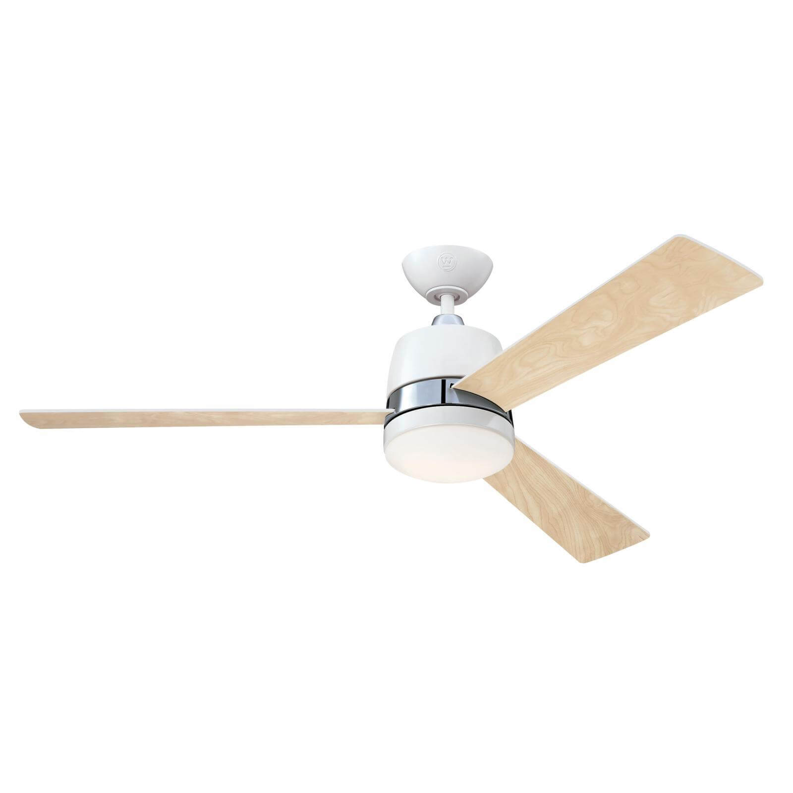 Weißer Deckenventilator mit drei hellfarbigen Flügeln. Weißes Gehäuse.