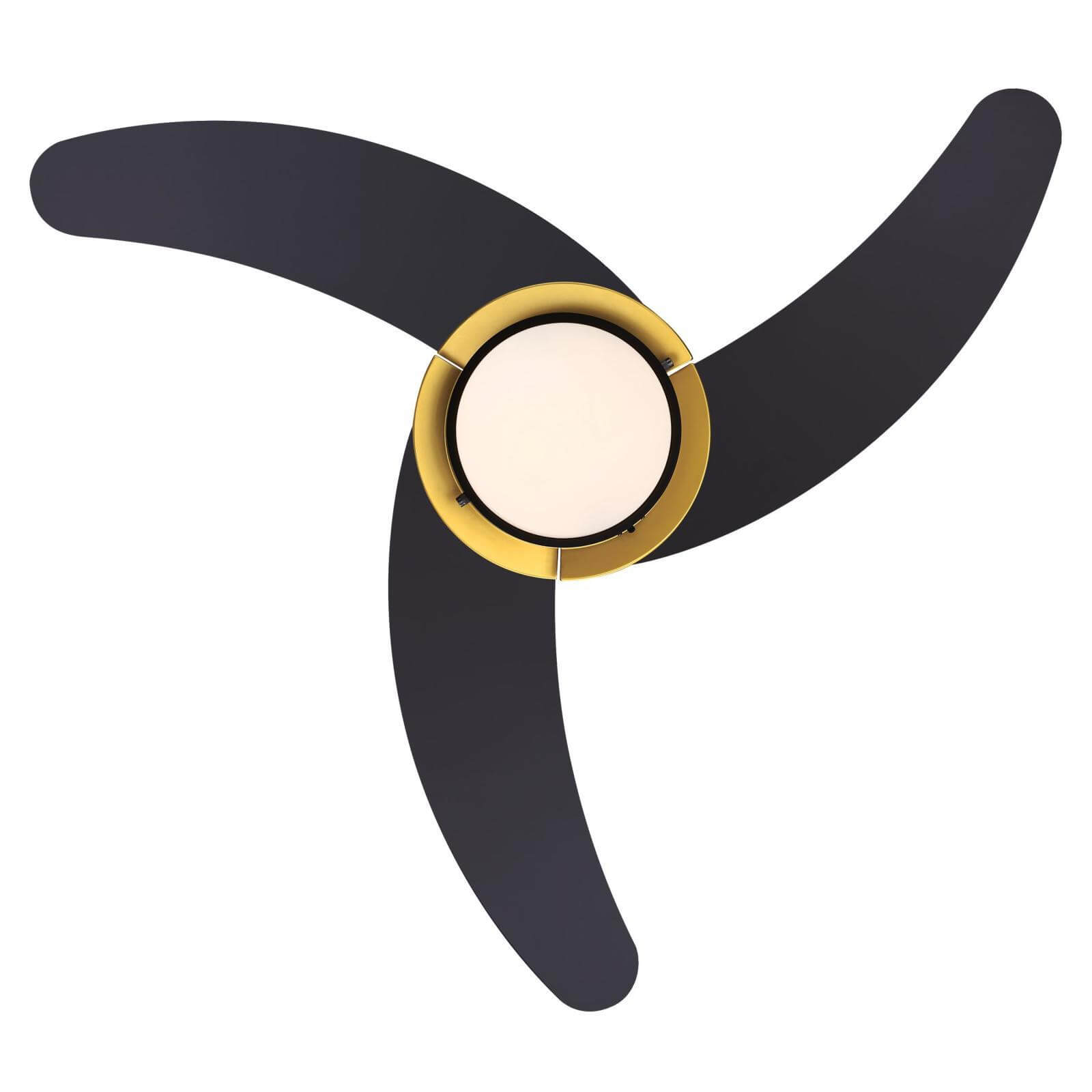 Ein dreiflügeliger schwarzer Deckenventilator mit goldener Mittelleuchte.