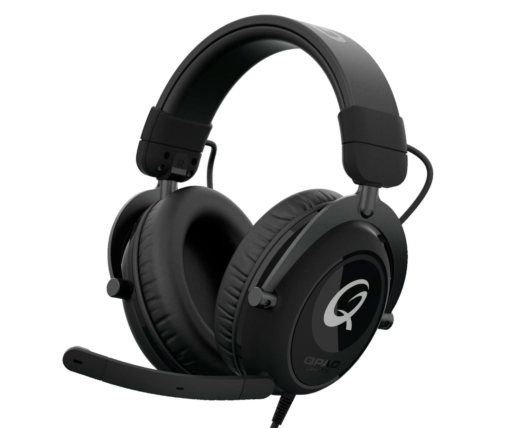 Czarne słuchawki do gier QPAD z mikrofonem. Zestaw słuchawkowy jest na białym tle.