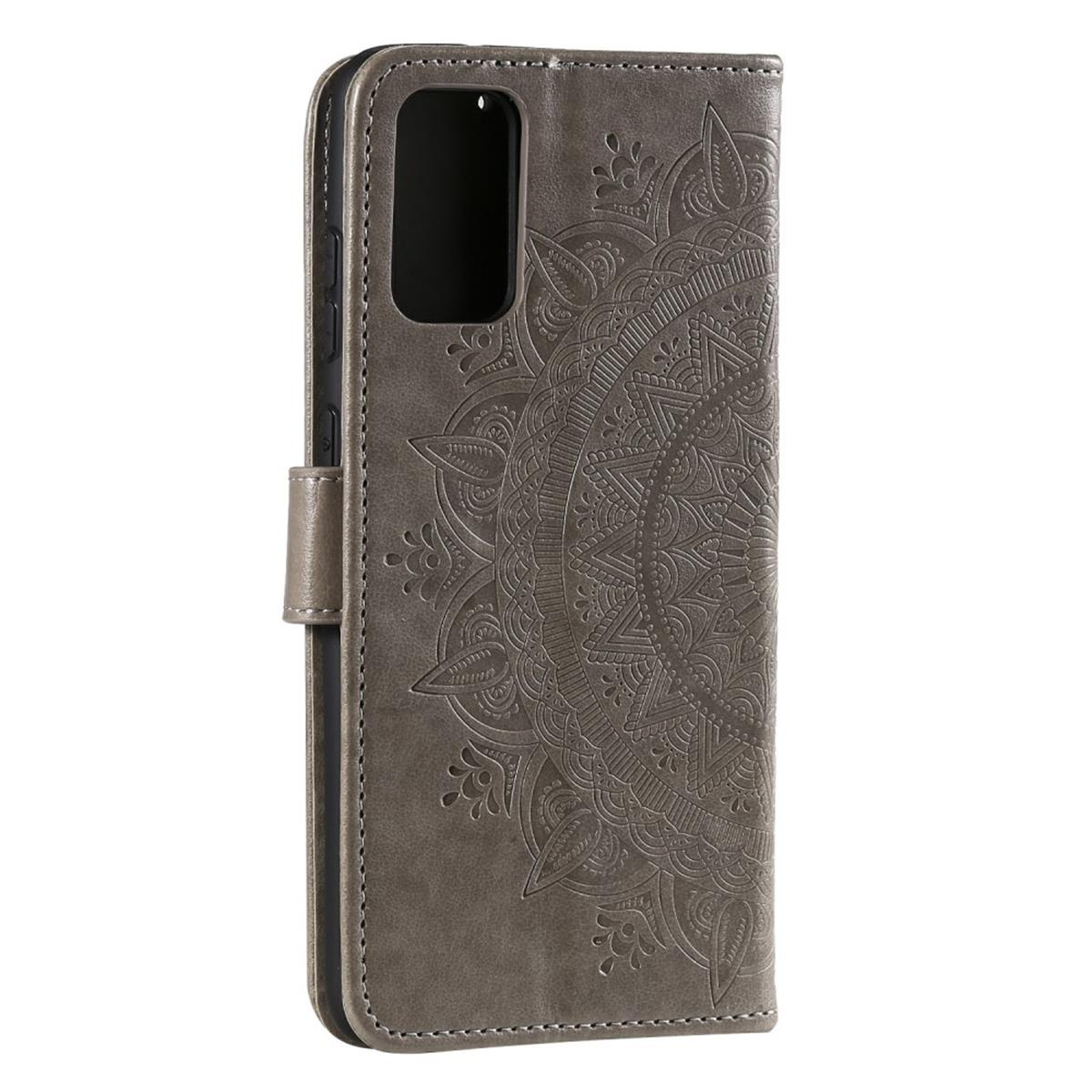 Graue Handyhülle mit geprägtem Mandala-Design. Telefon innen. Geschlossen. Detaillierte Nähte.
