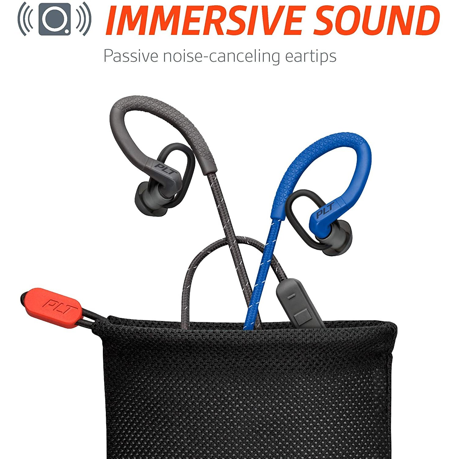 Dwa słuchawki w czarnej torbie. Jeden szary, drugi niebieski. Tekst: 'Immersive Sound'.