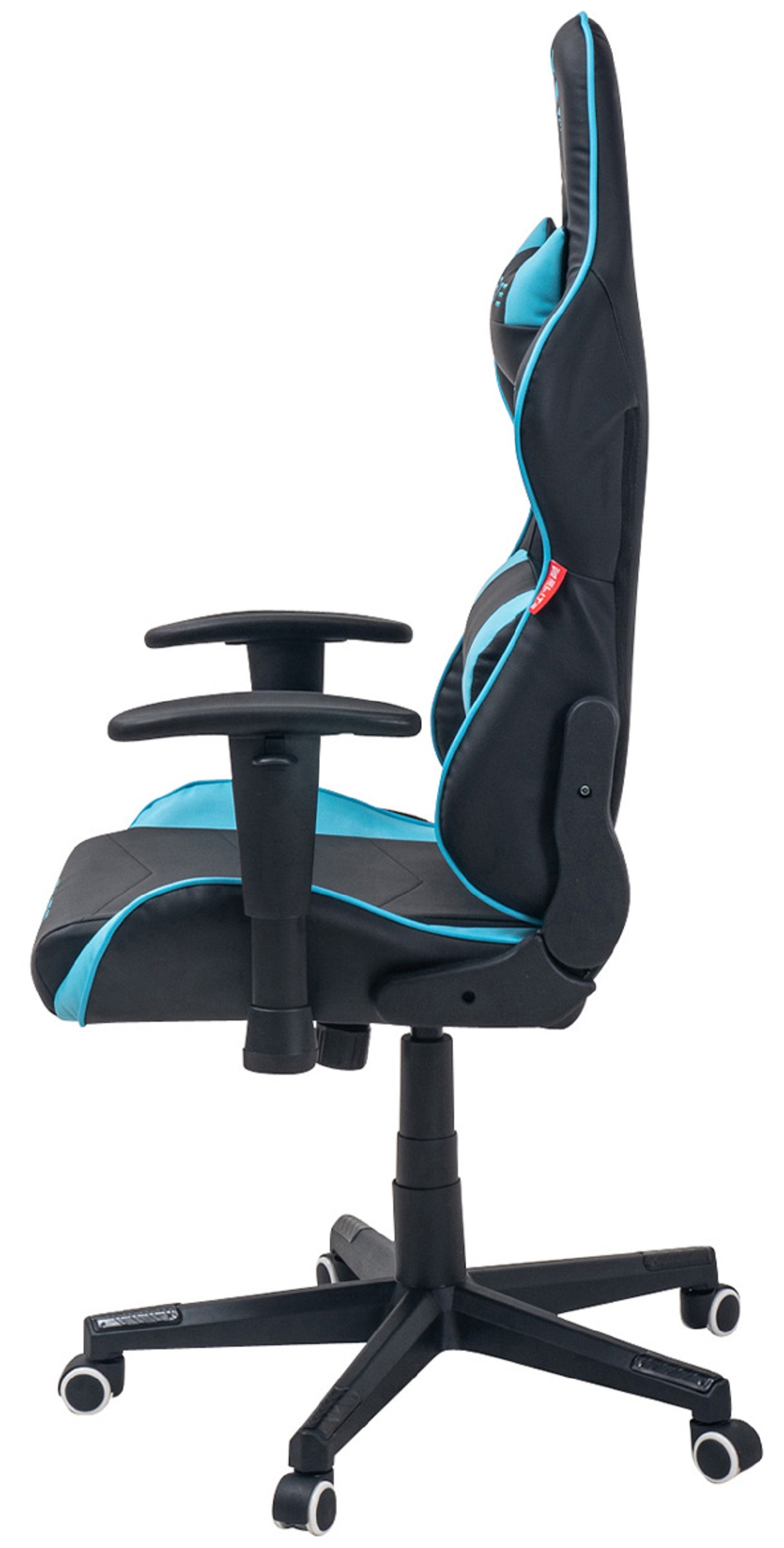Schwarzer und blauer Gaming-Stuhl, schwarze Basis, weißer Hintergrund.