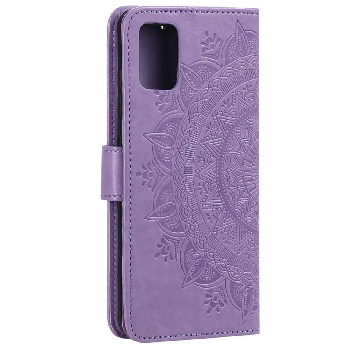 Lila Handyhülle mit Mandala-Design, geschlossen, mit Magnetverschluss, auf weißem Grund.