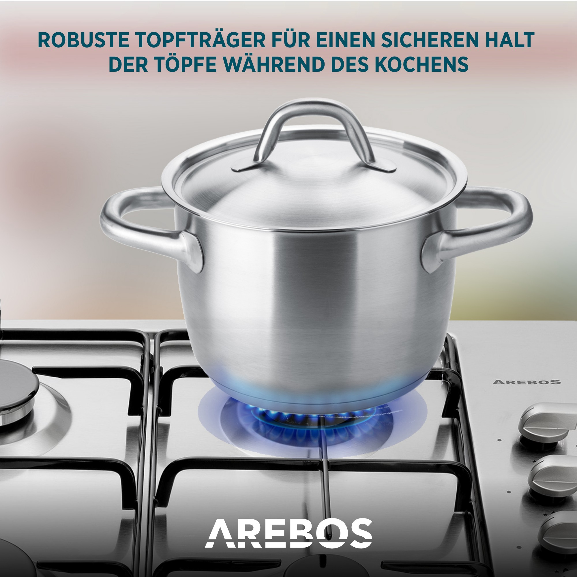 Edelstahltopf auf Gasherd. Blaue Flamme sichtbar. Text: Robuste Topfträger für sicheres Kochen.