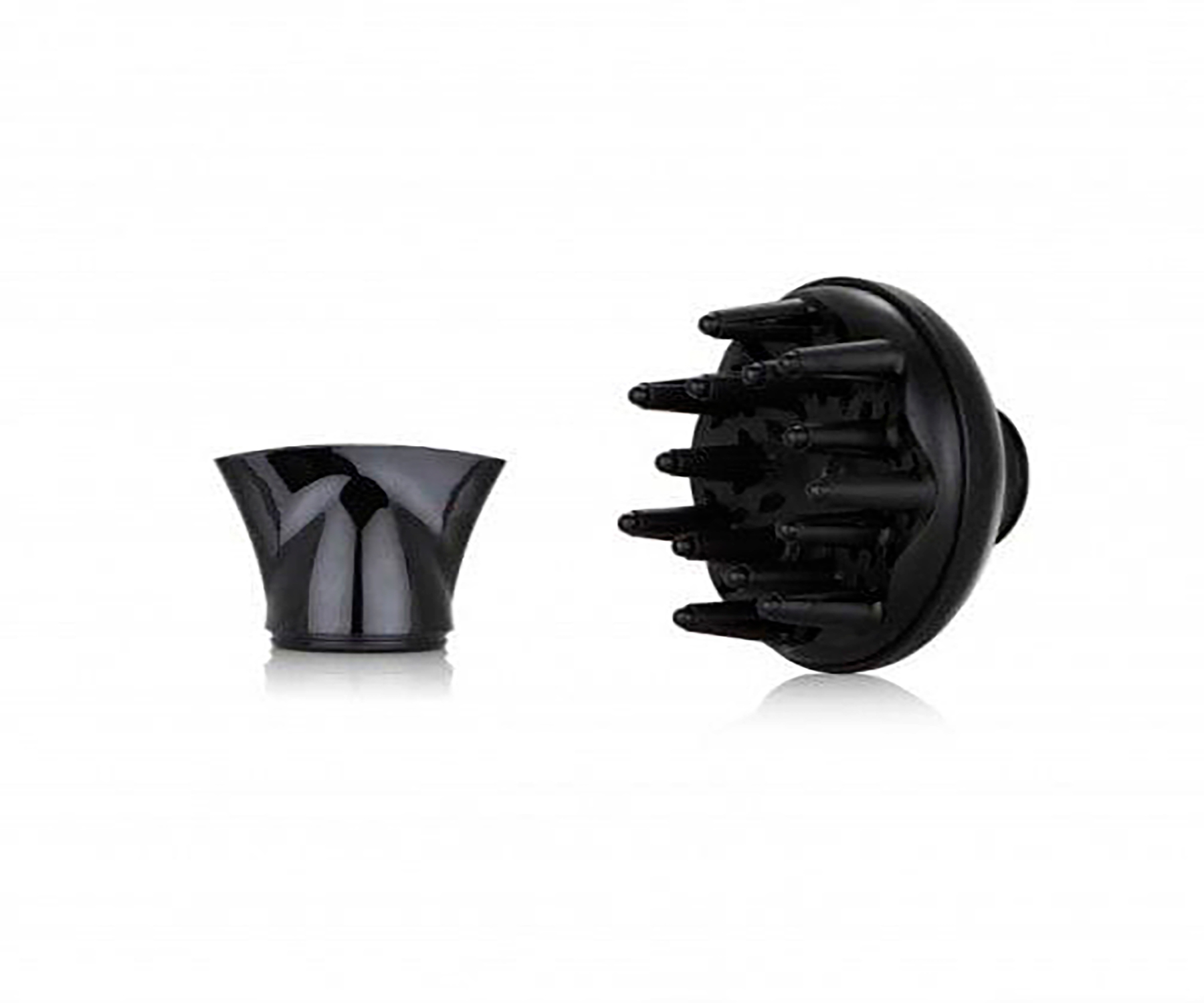 Czarny dyfuzor i dysza do suszarki. Białe tło.