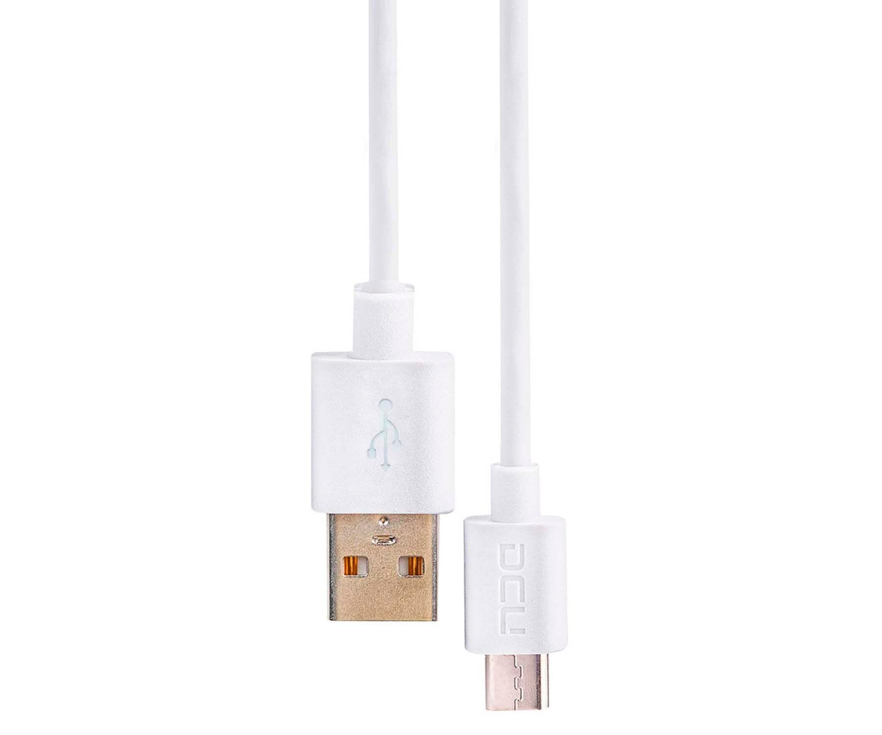 Cavo da USB a micro USB bianco. Sfondo bianco.
