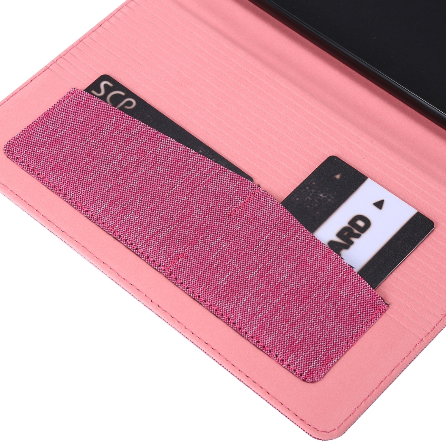 Rosafarbene Tablethülle offen, mit Karten in einer Tasche.