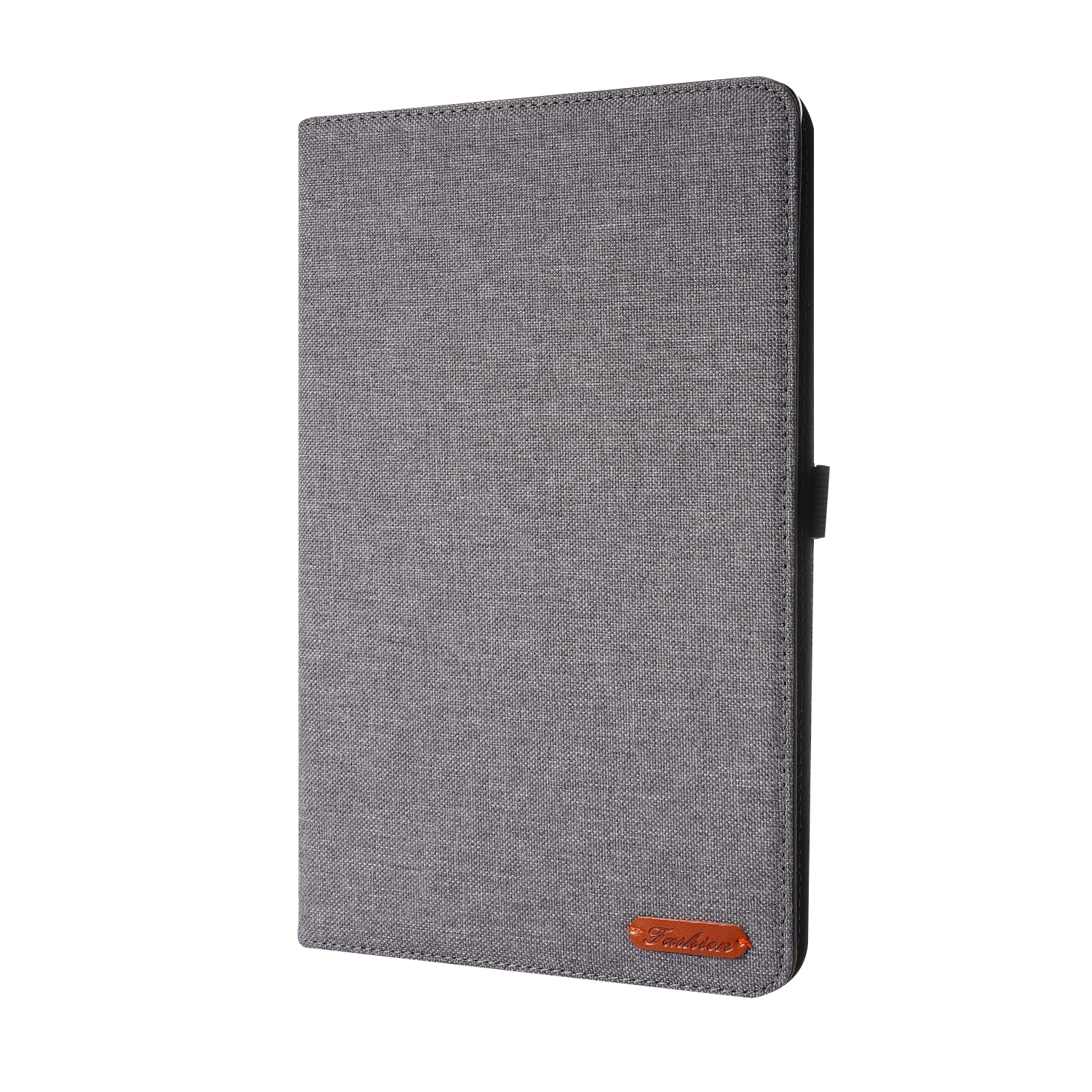 Eine graue Tablet-Hülle geschlossen, mit einem kleinen braunen Lederanhänger und Logo.