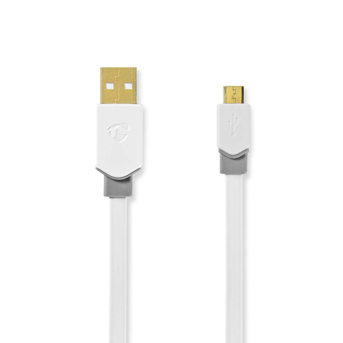 Cavo da USB a Micro USB bianco con connettori bianchi e grigi su sfondo bianco. Vista ravvicinata.