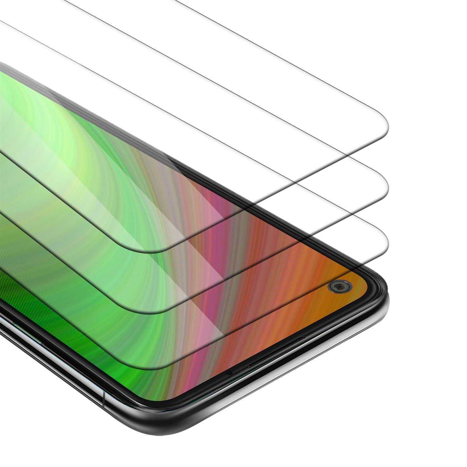 Primo piano di schermo del telefono con tre protezioni, vista angolata, sfondo bianco.