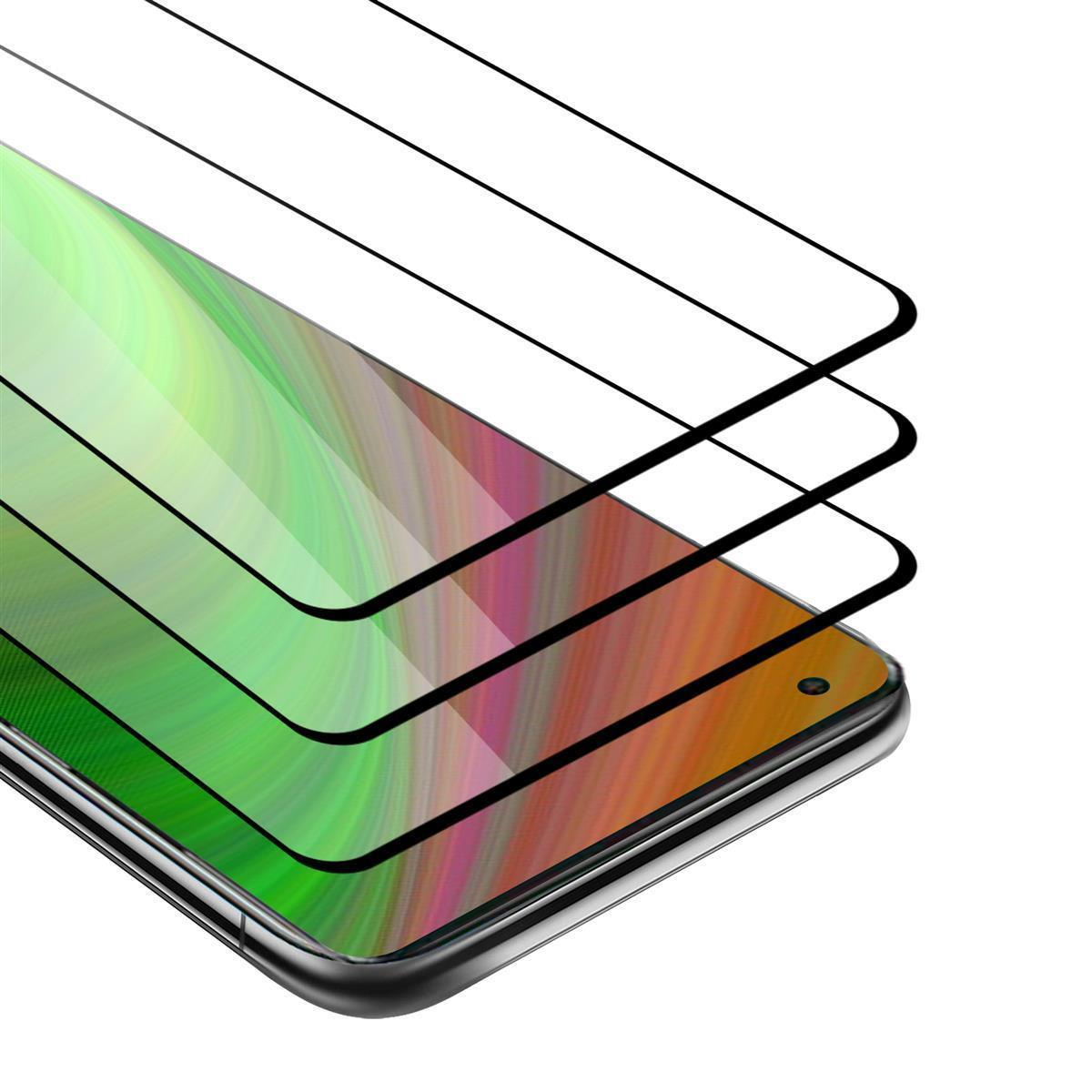 Primo piano di uno schermo del telefono con tre strati di protezioni per lo schermo.