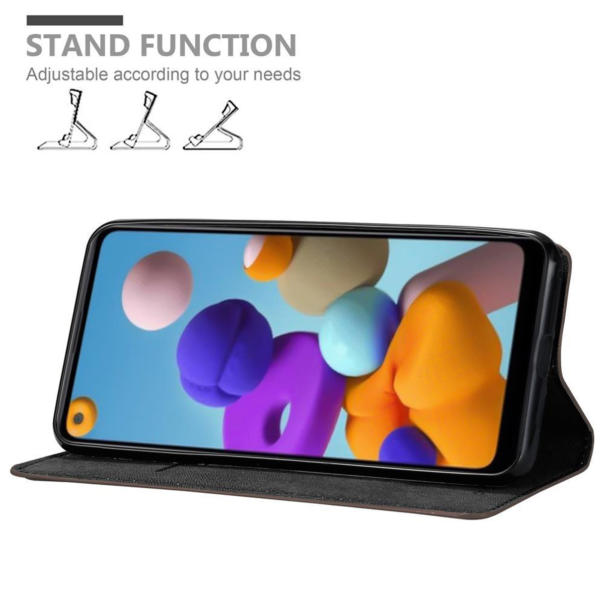Telefon in einer Brieftasche, zum Aufstellen hochgeklappt. Der Bildschirm zeigt eine farbenfrohe Oberfläche.