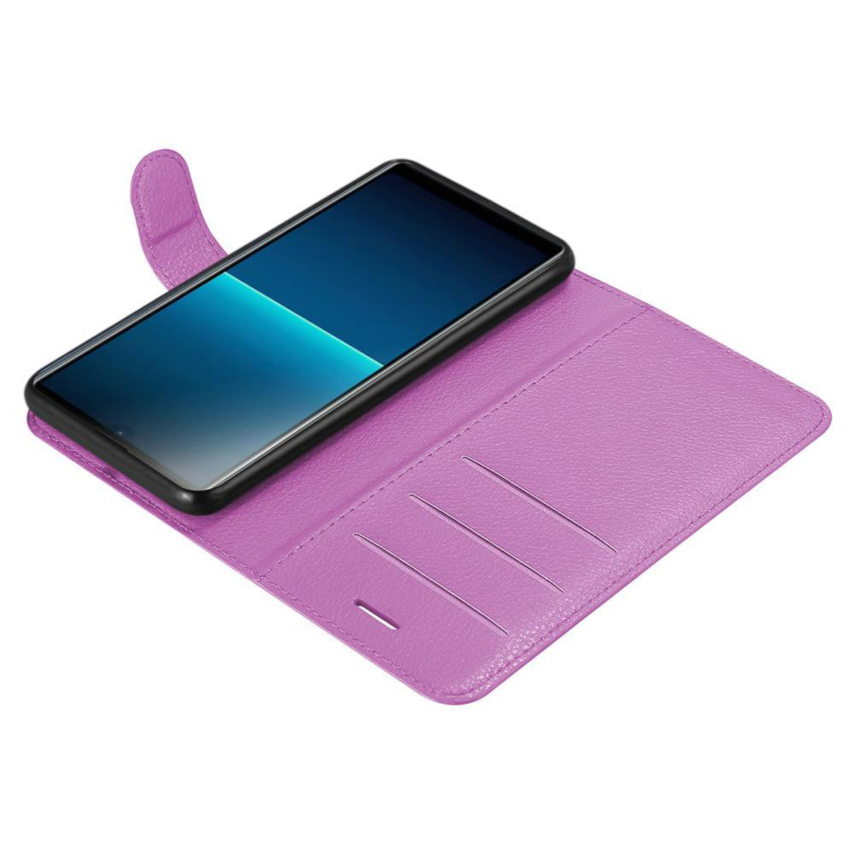 Una custodia per telefono viola aperta con un telefono. Lo schermo del telefono è blu. Ci sono fessure per le carte all'interno.