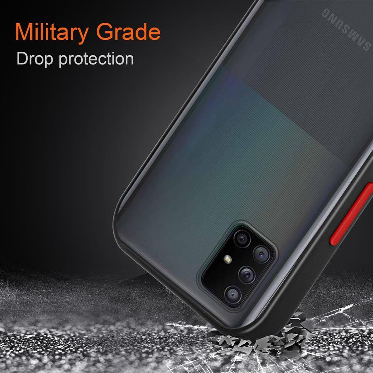 Schwarzes Telefon mit Hülle auf schwarzem und grauem Hintergrund. Military Grade Drop Protection steht in der Ecke.