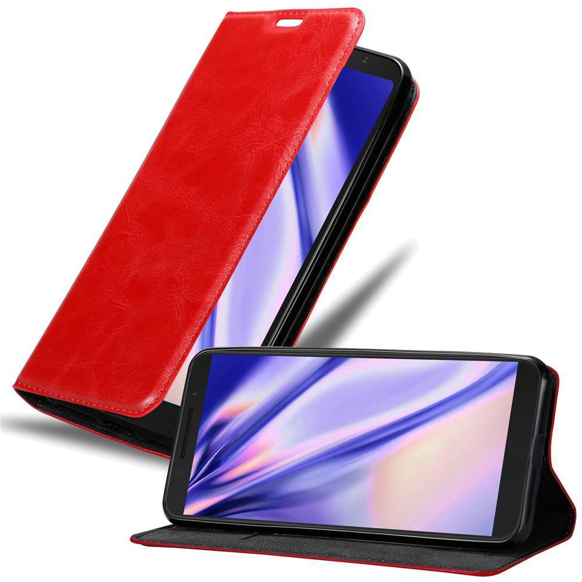 Custodia per telefono rossa con un telefono all'interno, che mostra uno schermo. Il telefono è aperto e chiuso.
