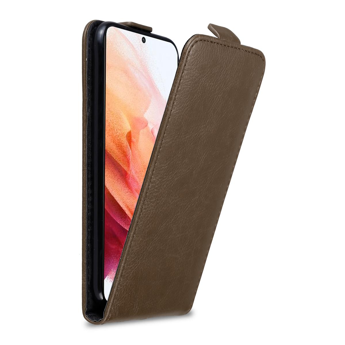 Eine braune Handyhülle mit geöffneter Klappe, die einen Smartphone-Bildschirm freigibt.