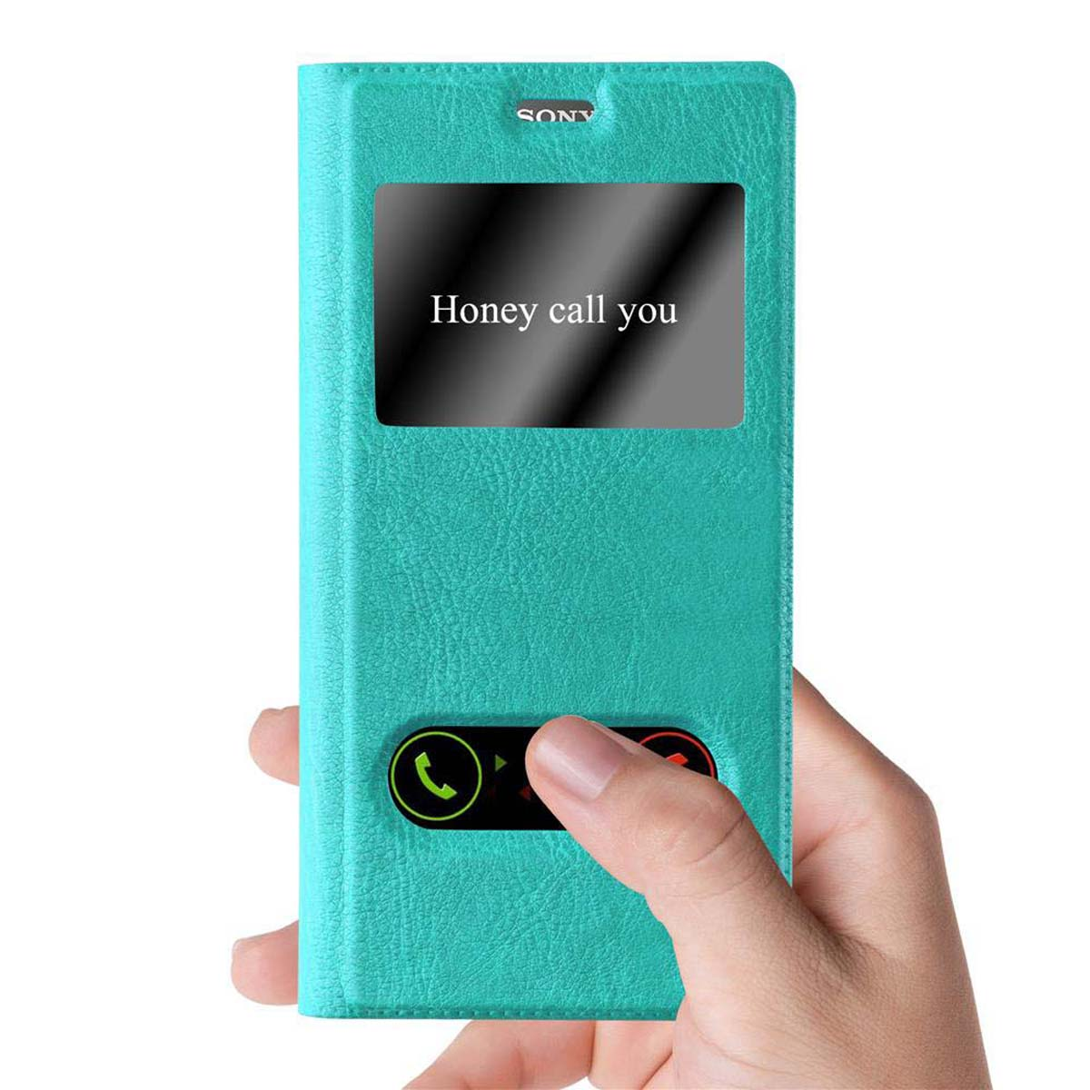 Una mano sostiene una funda de teléfono verde azulado. La pantalla dice 'Honey call you'. Se ven botones y el logo de Sony.