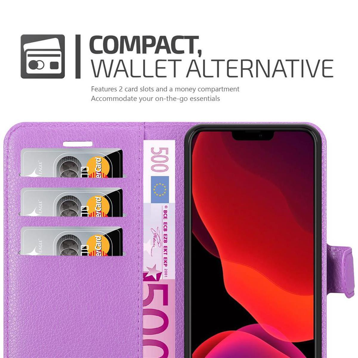 Custodia per telefono aperta con carte e denaro. Custodia viola con telefono schermo rosso e testo.