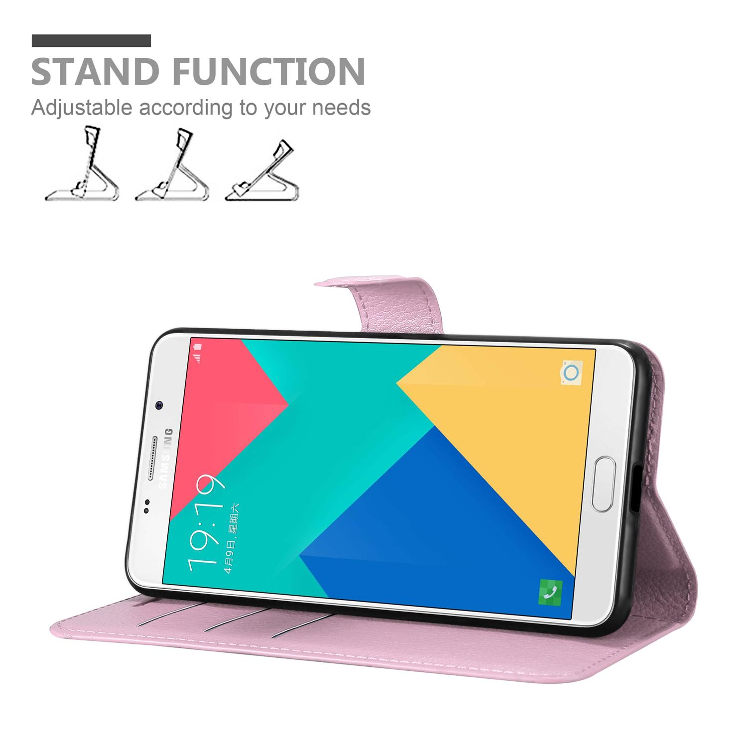 Una custodia rosa per telefono con un telefono che mostra un display, in funzione supporto, e uno sfondo colorato chiaro.