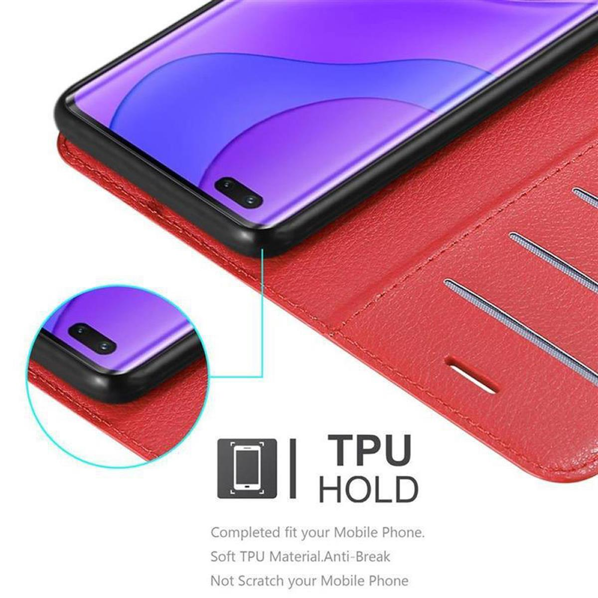 Telefono in custodia rossa, che mostra lo schermo del telefono. Testo: TPU HOLD. La custodia ha fessure per le carte.