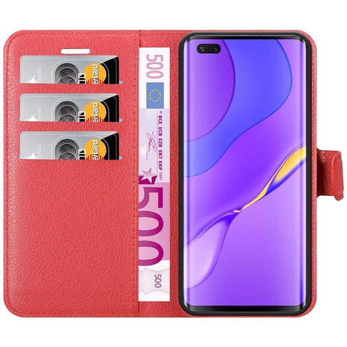 Custodia rossa per telefono, aperta, con telefono e denaro. Il telefono mostra lo schermo viola. Tre slot.