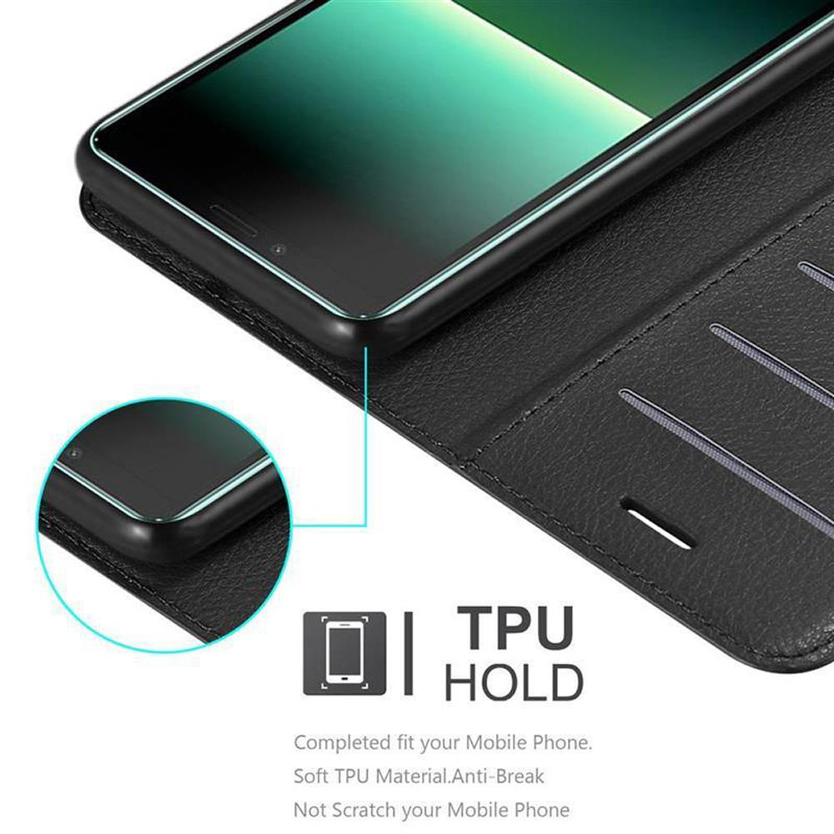 Custodia nera con telefono all'interno. La custodia ha un'etichetta TPU HOLD.