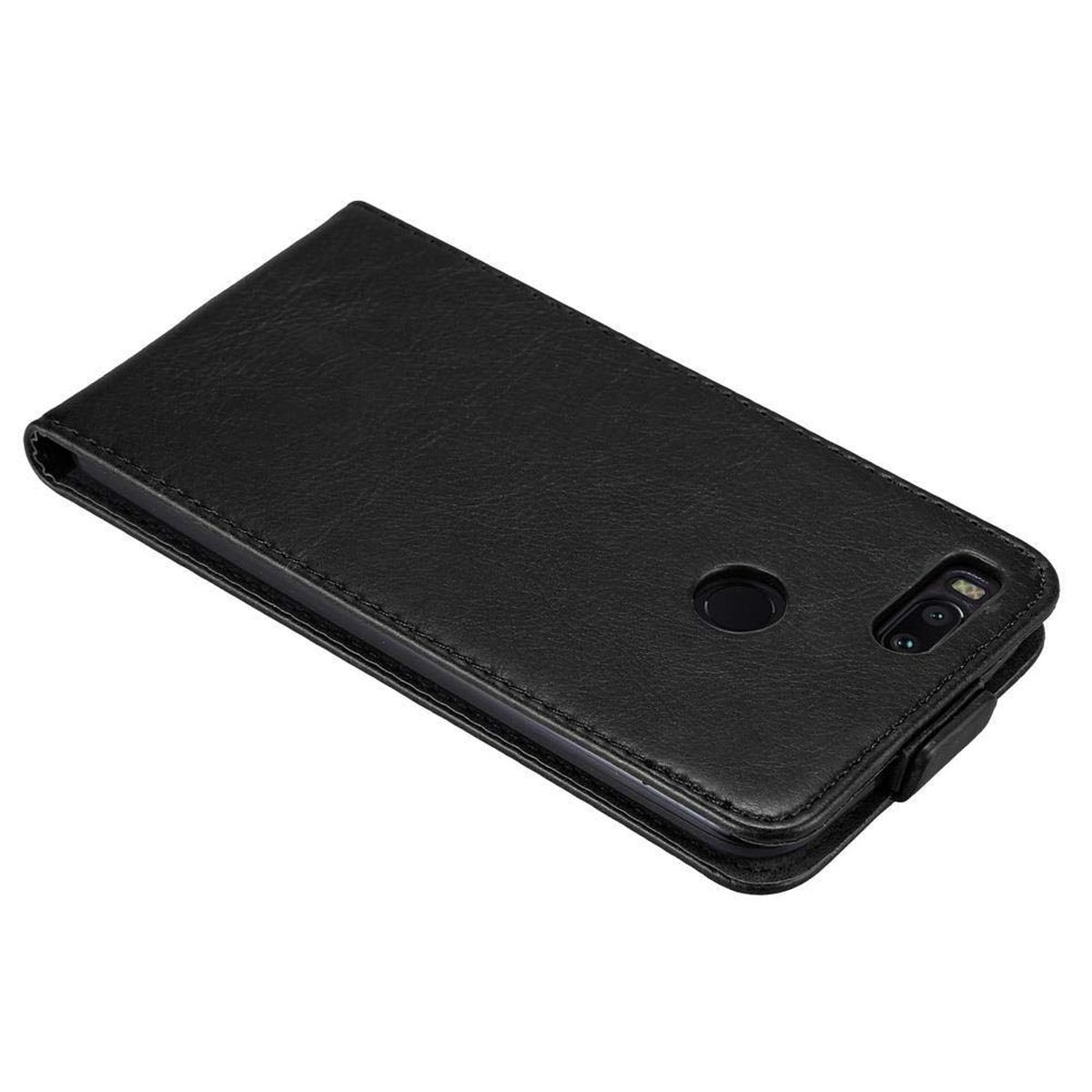 Custodia per telefono nera chiusa, con fotocamera e sensore di impronte digitali visibili. La custodia è chiusa, mostrando la parte posteriore del telefono.