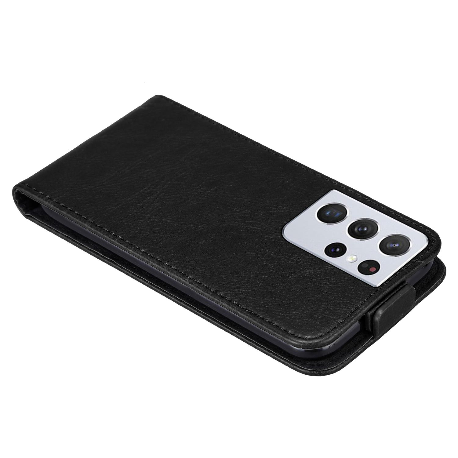 Custodia nera per telefono con telefono dentro. Modulo fotocamera visibile sul retro.