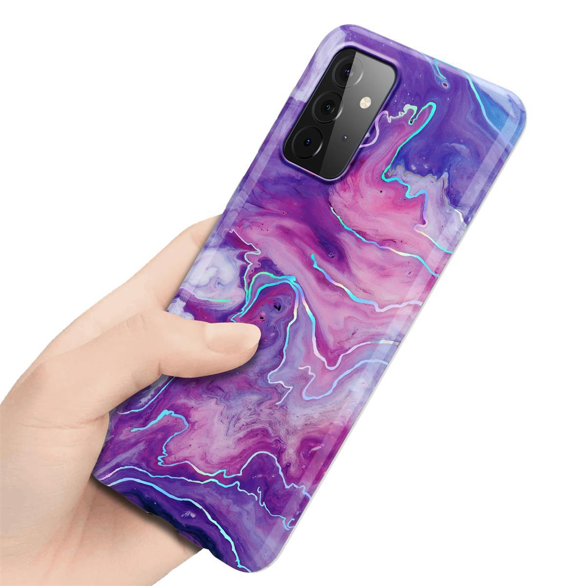 Mano che tiene una custodia per telefono con un design colorato. La custodia è viola e rosa.