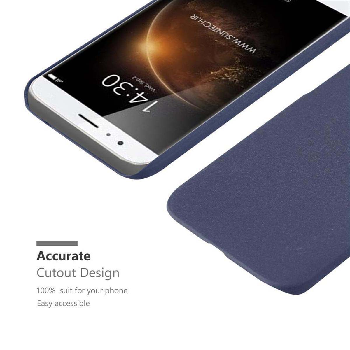 Una funda azul para teléfono con un teléfono dentro. El teléfono está en una superficie blanca. El teléfono muestra la hora.