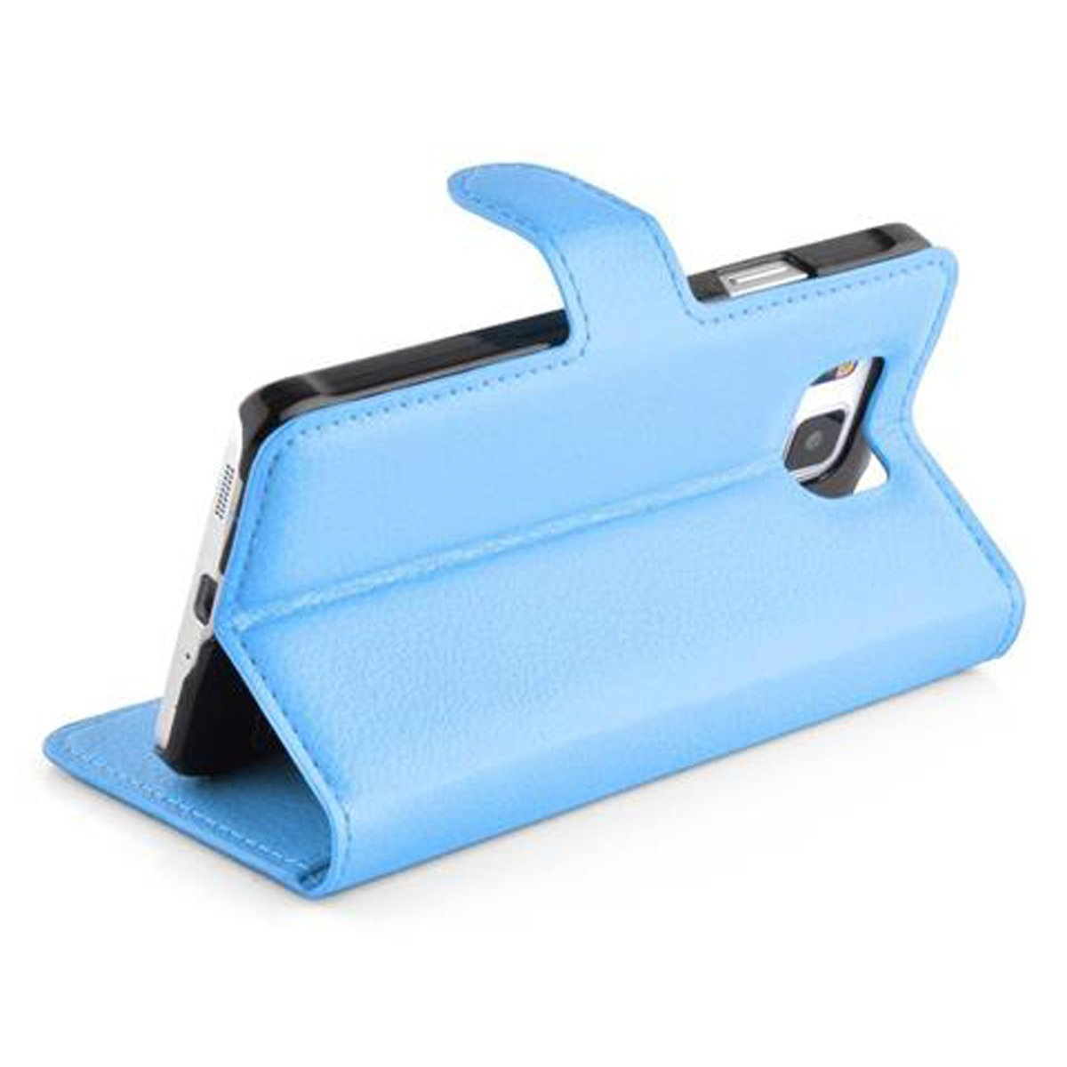 Un étui de téléphone bleu est ouvert, avec un téléphone à l'intérieur. L'étui du téléphone a une sangle.