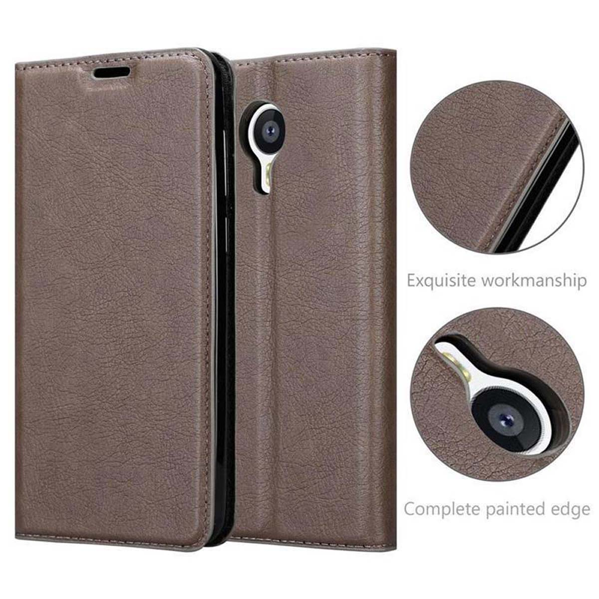 Funda de teléfono de cuero marrón, abierta. Mostrando la cámara y el teléfono. La funda es detallada.