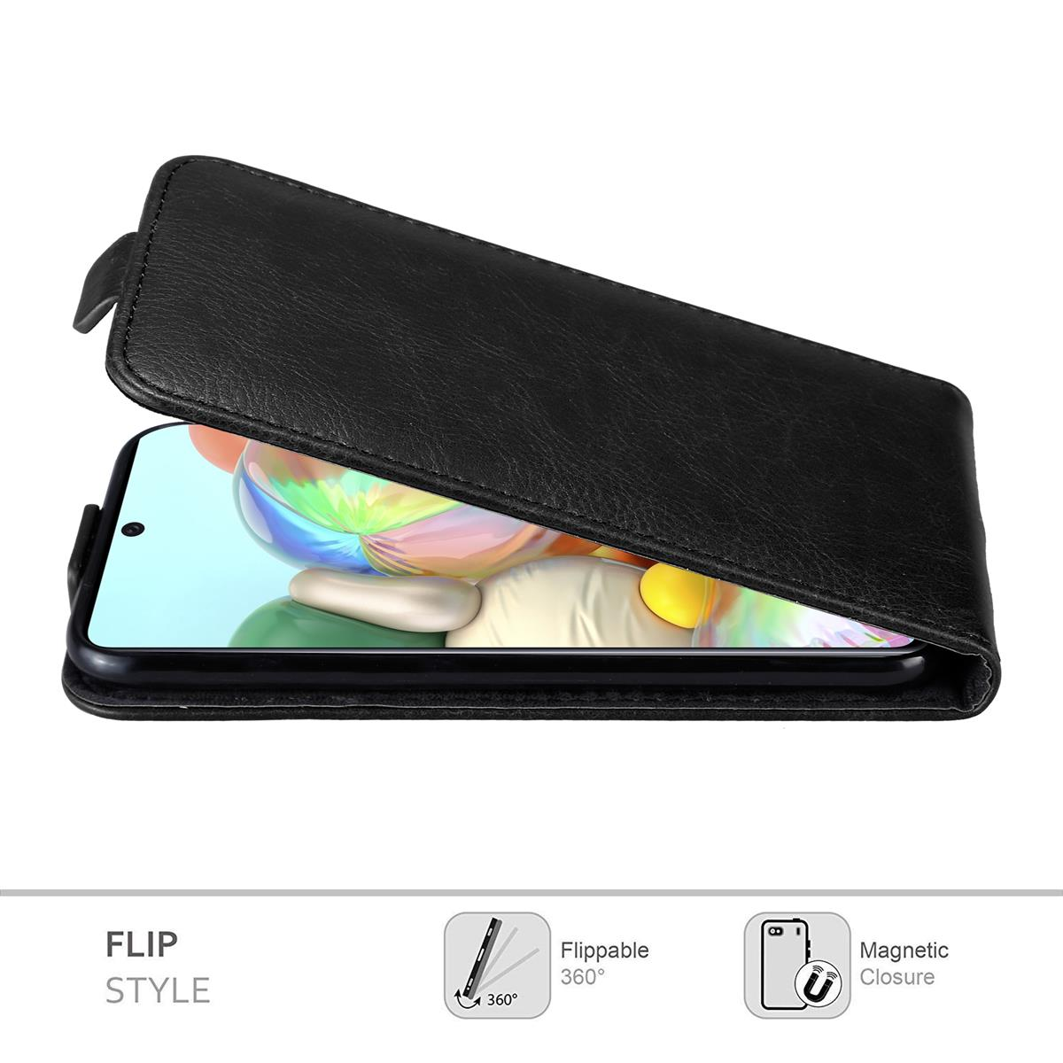 Schwarze Handyhülle offen mit einem Telefon. Text: Flip Style und Magnetverschluss.
