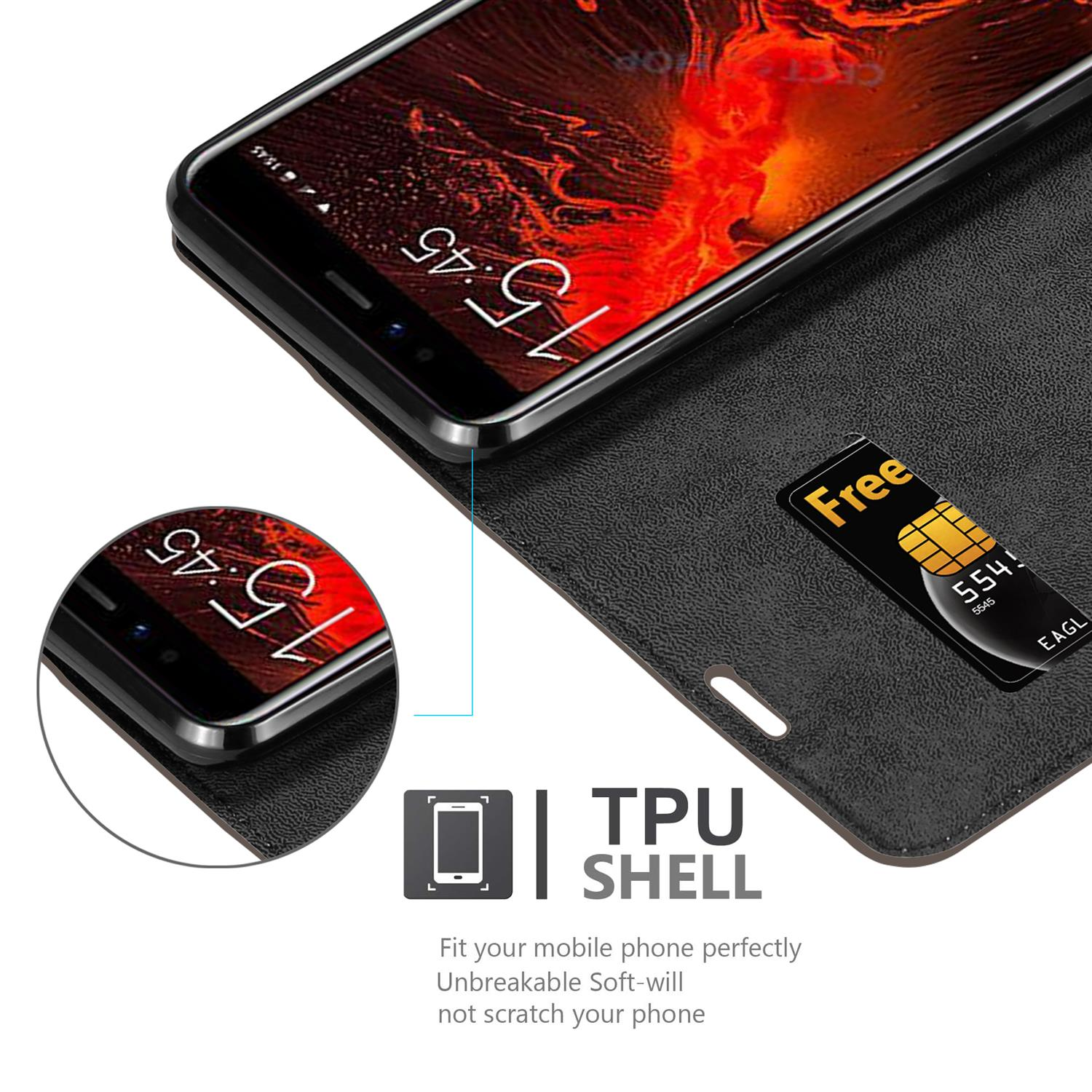 Schwarzes Telefon in schwarzem Wallet-Case. Eine SIM-Karte ist sichtbar. Das Telefon zeigt ein Display mit Uhrzeit.
