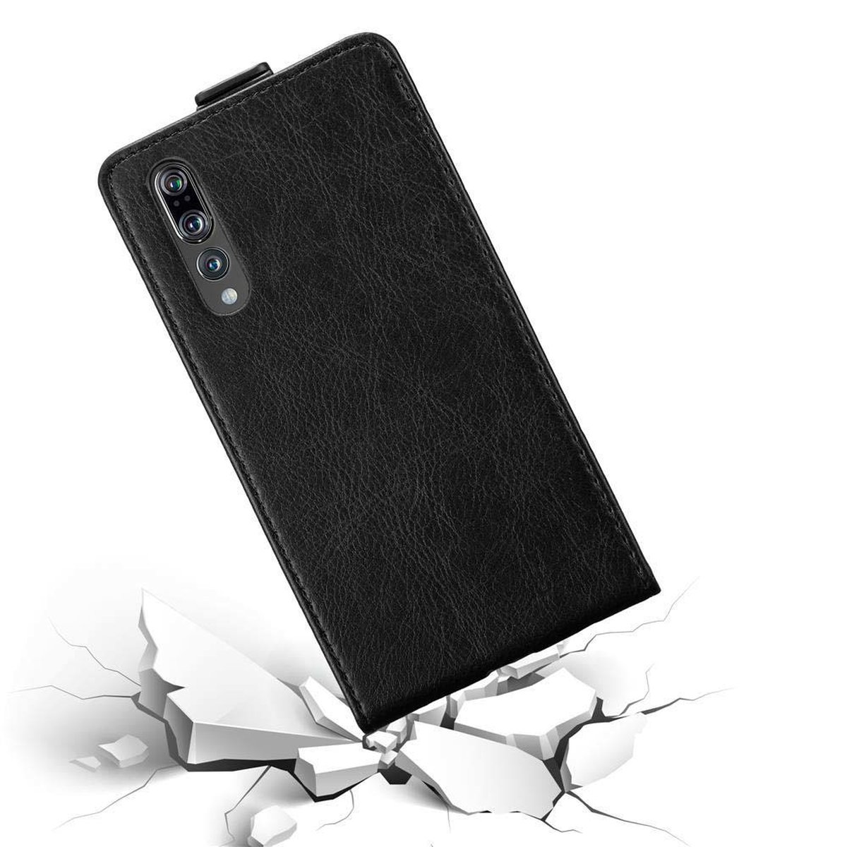 Funda de teléfono negra con teléfono dentro, cayendo, rompiendo superficie blanca.