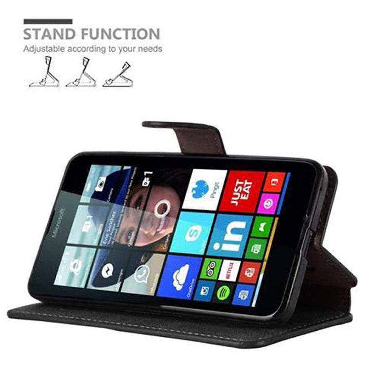 Telefono nero in custodia. Custodia sollevata, icone delle app sullo schermo.