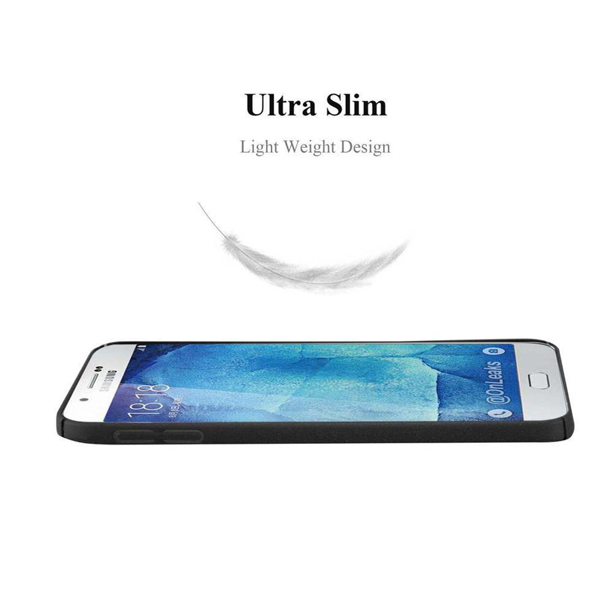 Un telefono appoggiato su uno sfondo bianco, con una piuma che galleggia sopra.