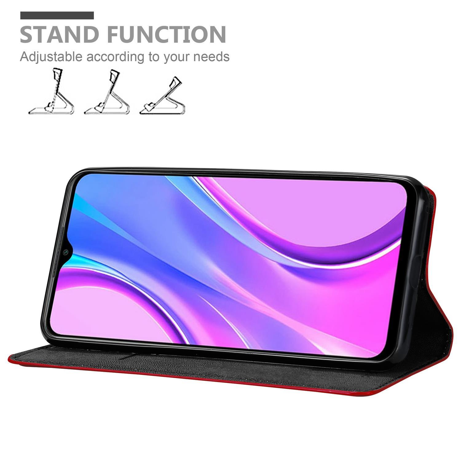 Telefon in einer Hülle, Standfunktion, mit Design auf dem Bildschirm.