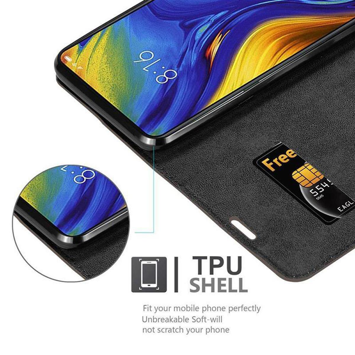 Ein Telefon in einer schwarzen Hülle. Die Hülle ist geöffnet und gibt den Bildschirm des Telefons frei. Eine SIM-Karte ist sichtbar.