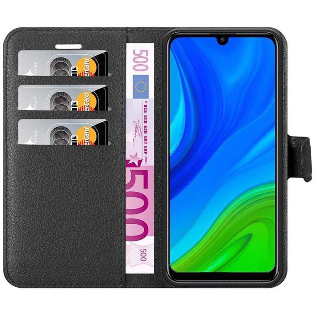 Custodia nera per telefono aperta, con carte di credito e denaro all'interno, telefono con schermo blu. Testo: 500 Euro.