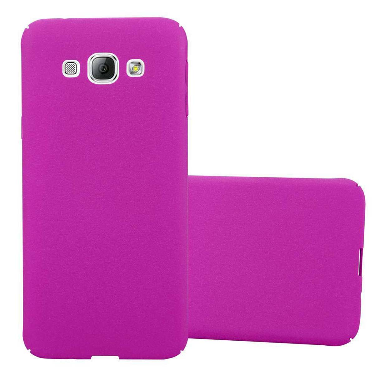 Due custodie magenta per telefono, una in piedi e una sdraiata. Entrambe hanno ritagli per la fotocamera.