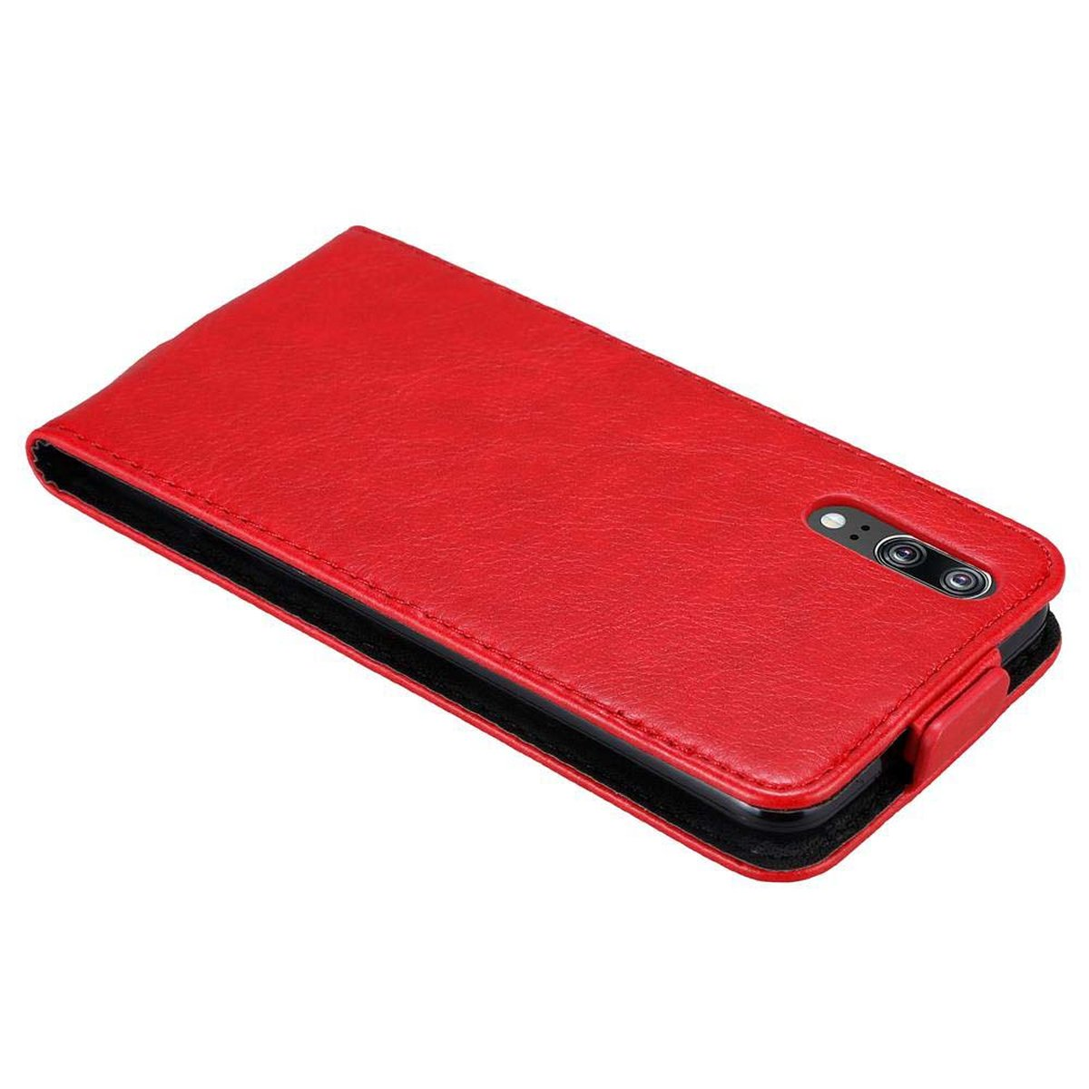 Una custodia per telefono in pelle rossa. La custodia è chiusa. Il telefono è all'interno della custodia. La custodia è in posizione diagonale.