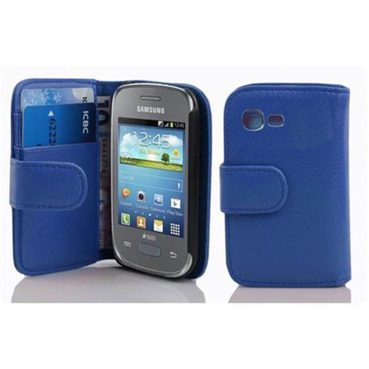 Una funda azul para teléfono con un teléfono dentro. El teléfono muestra una pantalla de inicio con reloj e iconos.
