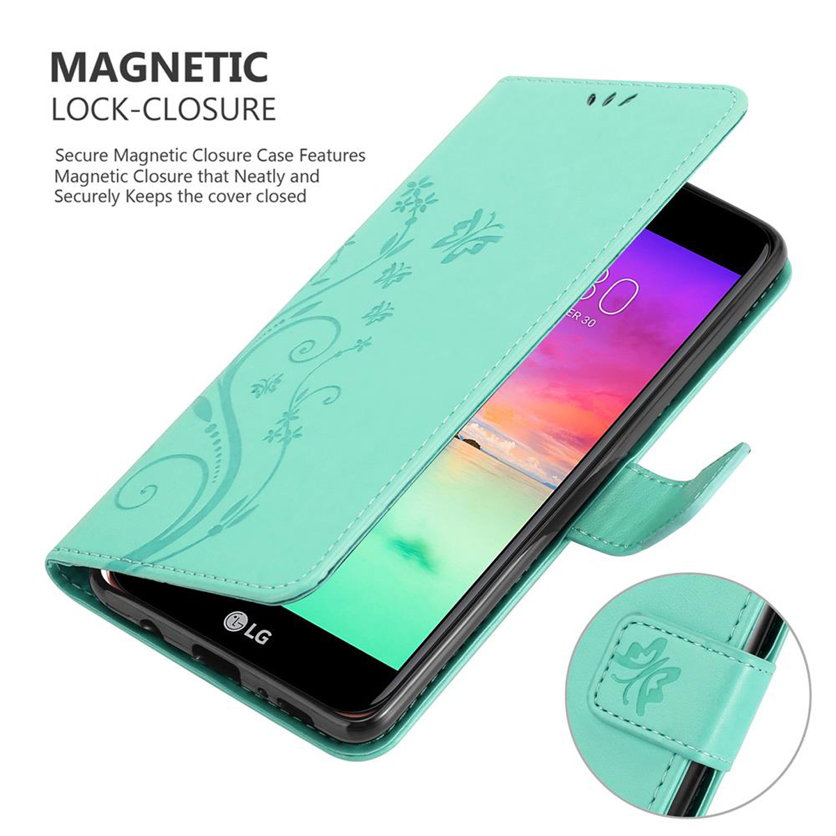 Custodia per telefono verde acqua con design floreale, telefono all'interno e piccolo fermaglio.